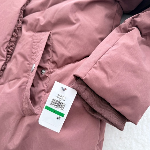 Andrew Marc Women's Valencia Water Resistant Faux Shearling Lined Puffer Jacket - Picture 4 of 10